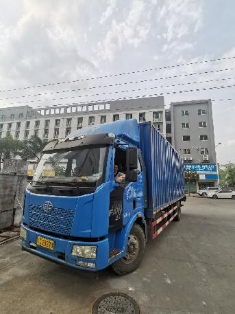 送货车辆
